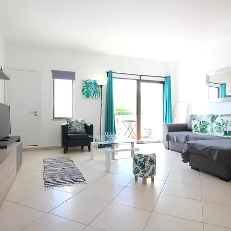 Avec Piscine - Apartament